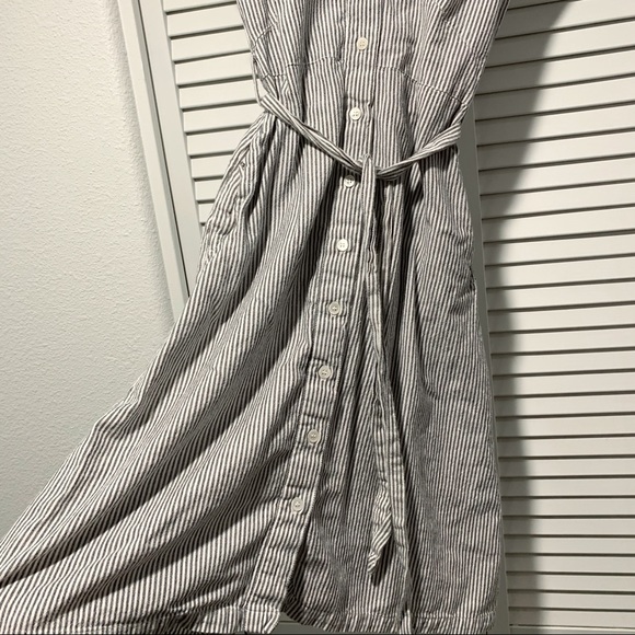 The Frock Shop button down dress with pockets! - Picture 2 of 6